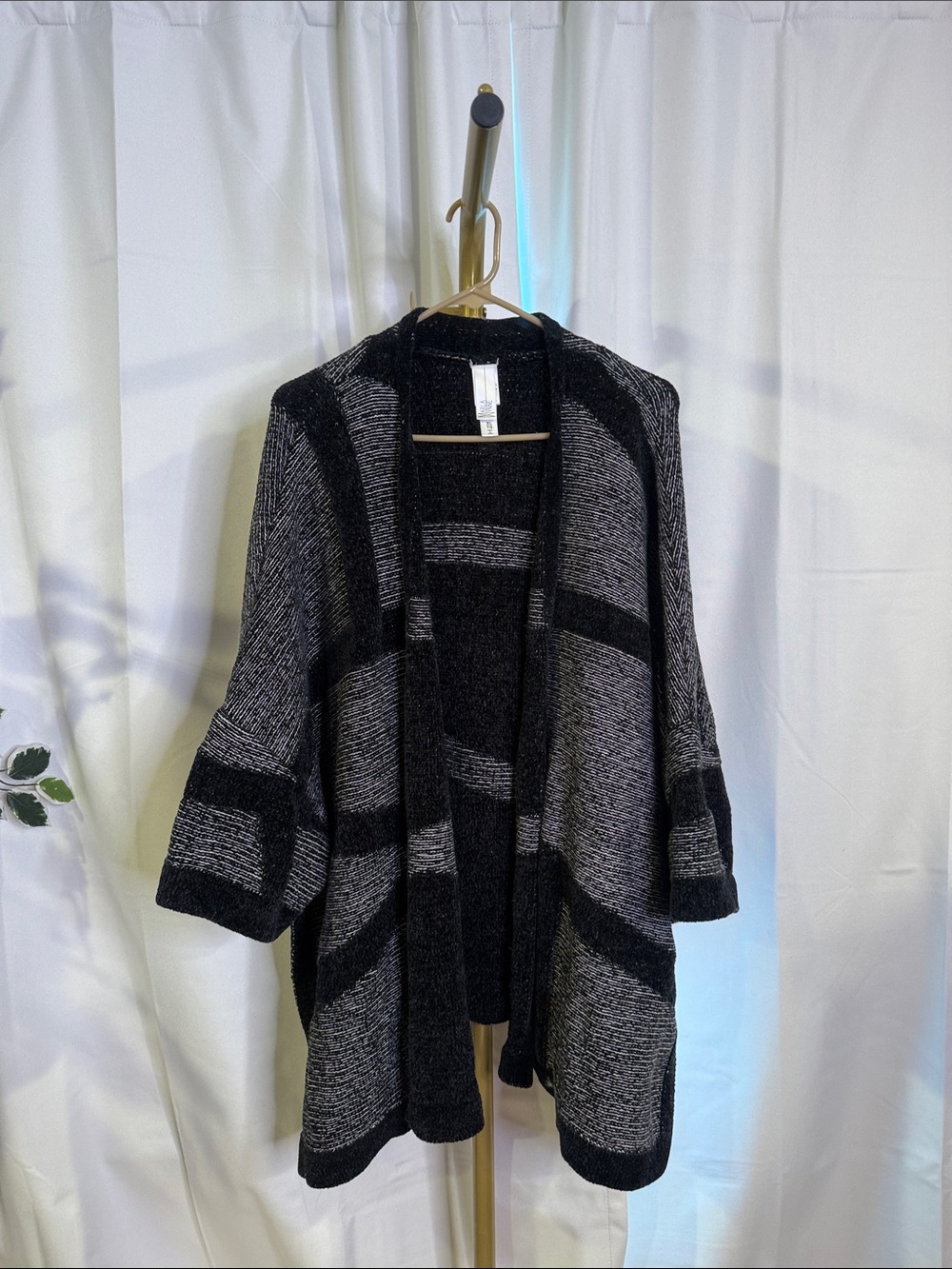 MarlaWynne Black & Gray Open-Front Striped Knit Cardigan